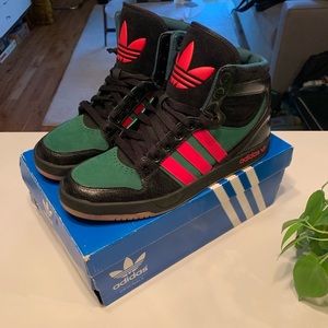 Adidas Court attitude